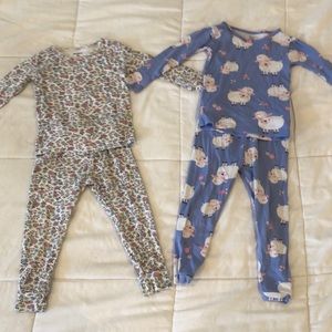 Girls lot Carter’s pajamas, sheep/flowers size 2T
